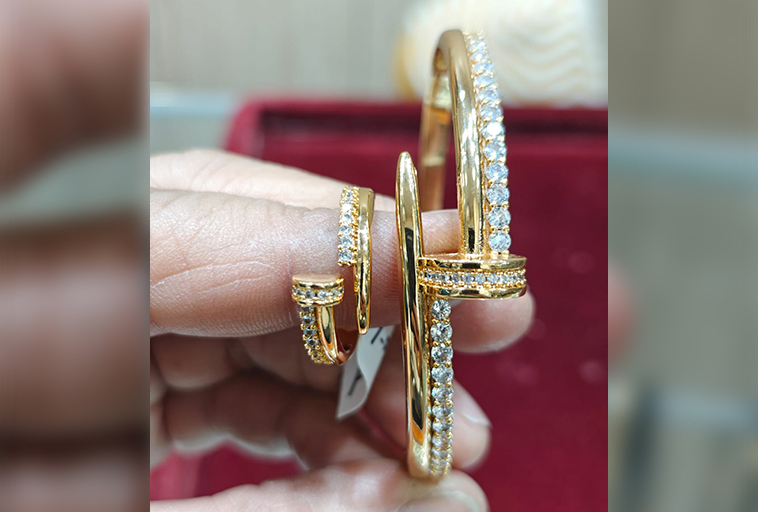 Bracelet With Ring Retailer, Wholesaler & Dealer in Lucknow, Uttar Pradesh & India